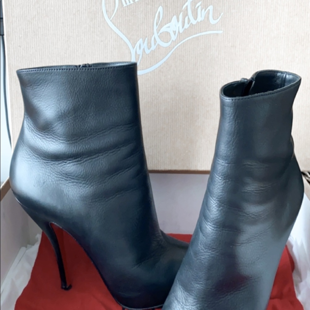 Christian Louboutin Feticha Bootie Sz 38 black